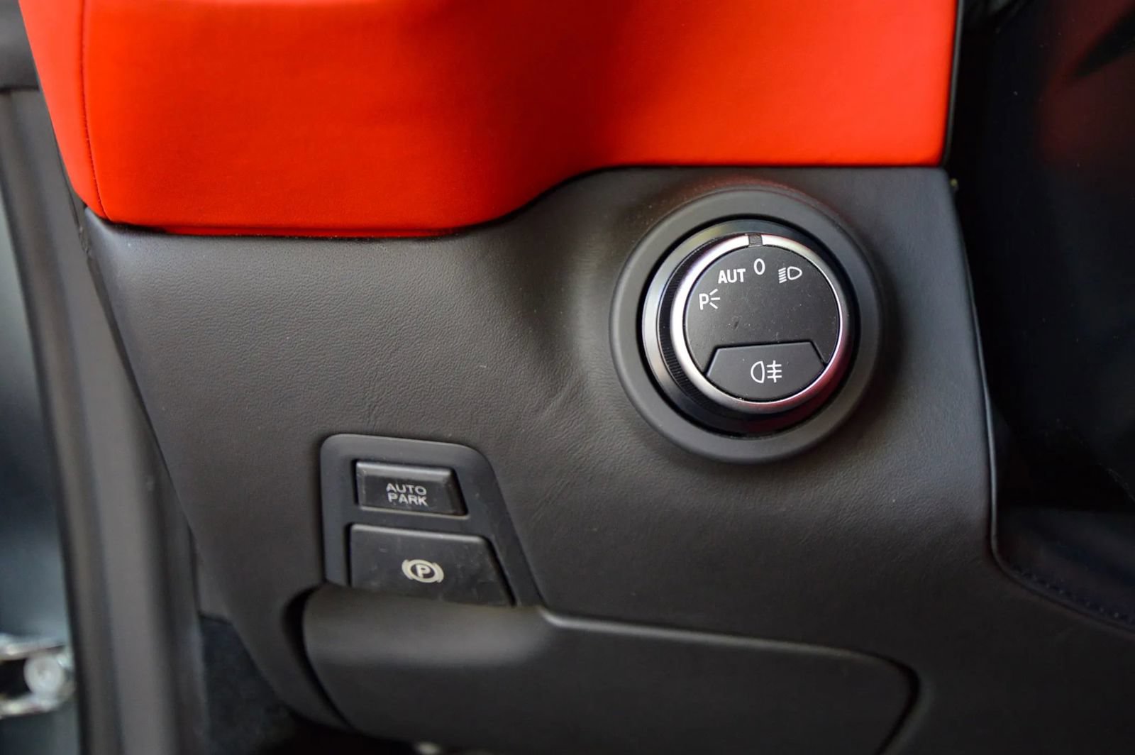 Used 2015 Ferrari California T RWD image 49
