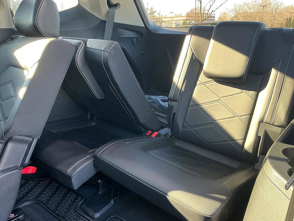 Used 2024 Volkswagen Atlas SE image 25