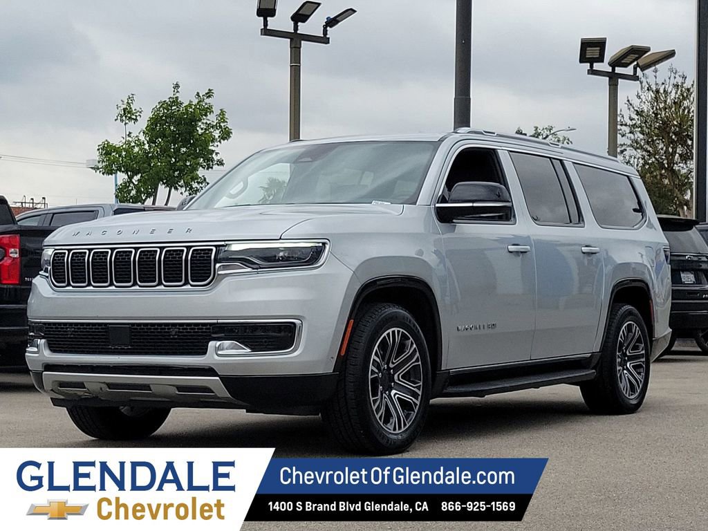 Used 2024 Jeep Wagoneer L Series II RWD image 16