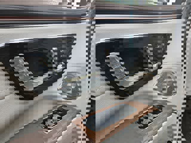 Used 2023 Mercedes-Benz EQS 450+ 4MATIC SUV image 16