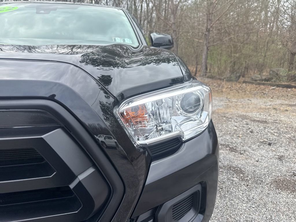 Used 2022 Toyota Tacoma SR image 3
