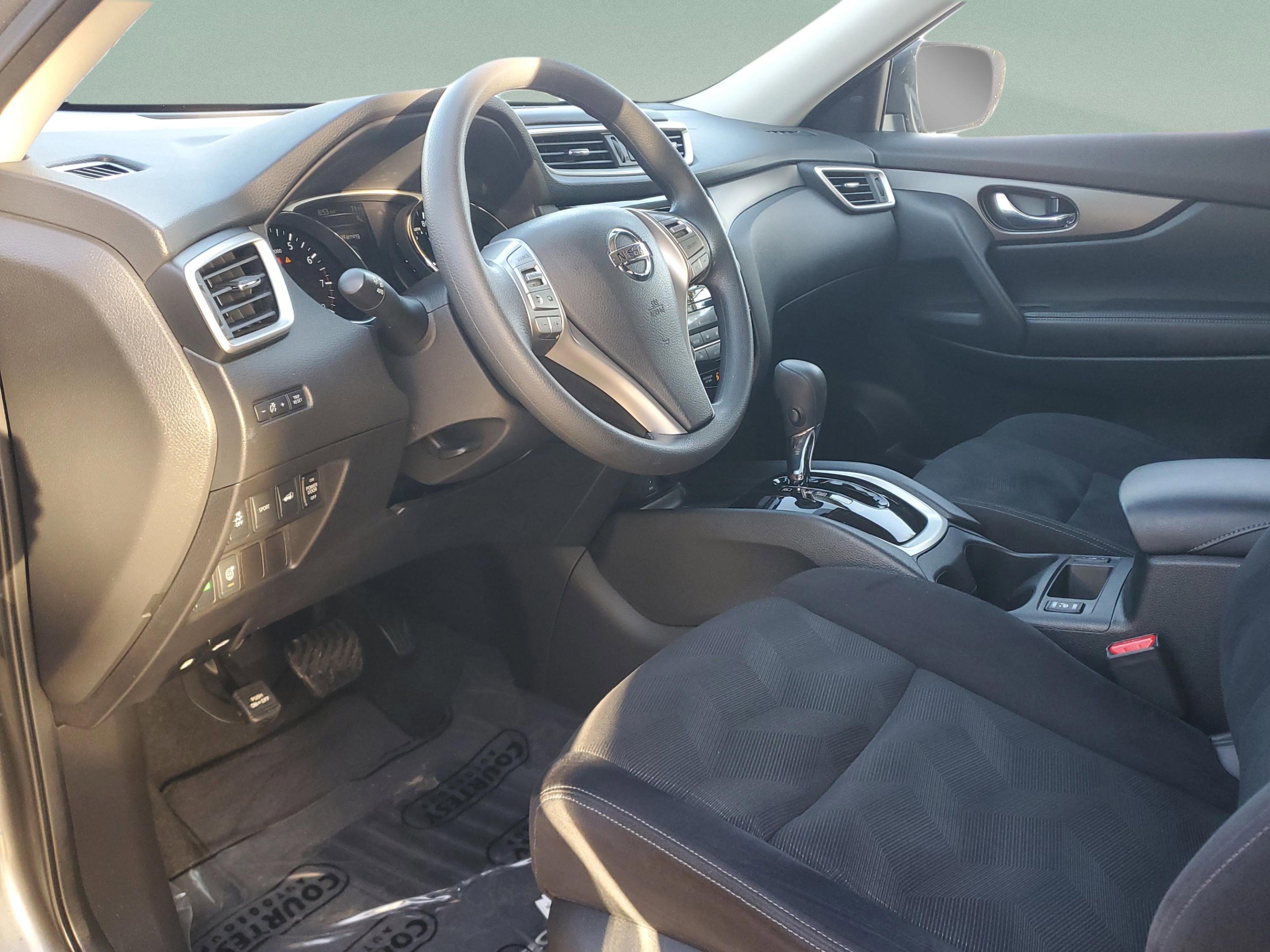 Used 2016 Nissan Rogue SV w/ SV Premium Package image 19