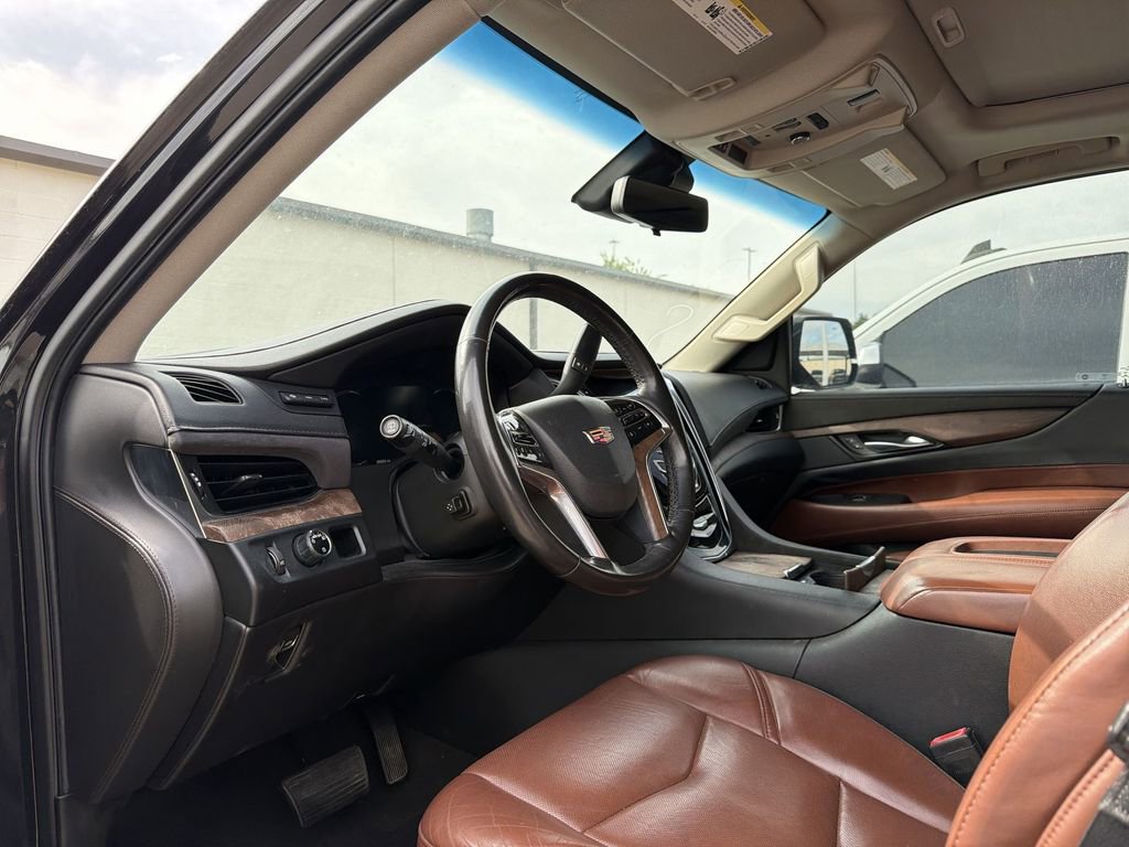 Used 2019 Cadillac Escalade ESV Premium Luxury w/ LPO, Escalade Noir Package image 7