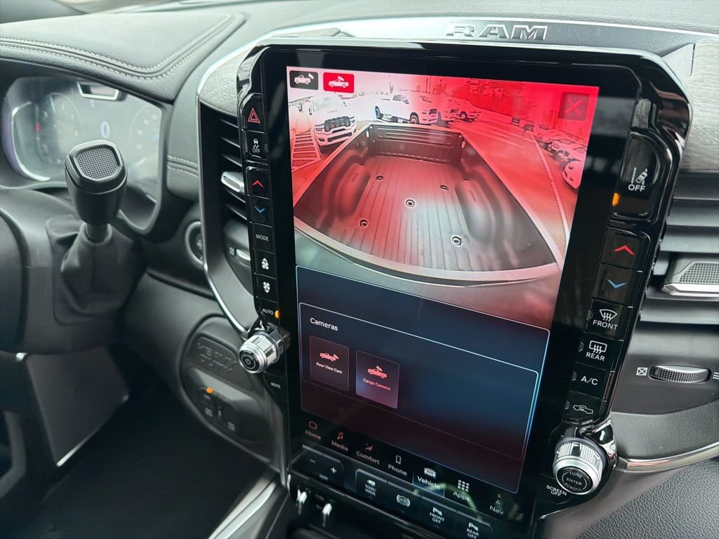 New 2026 RAM 2500 Laramie AWD/4WD image 19