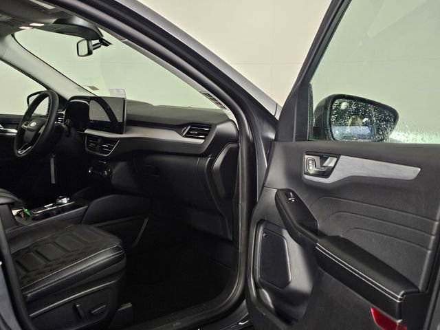 Used 2024 Ford Escape SE w/ PHEV Premium Package image 12