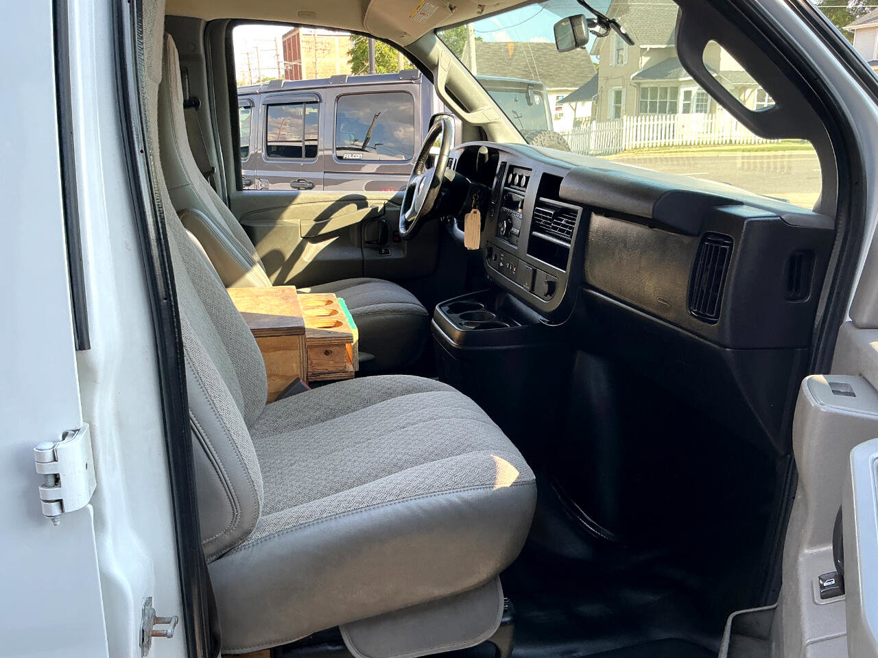 Used 2019 Chevrolet Express 3500 w/ Driver Convenience Package image 20