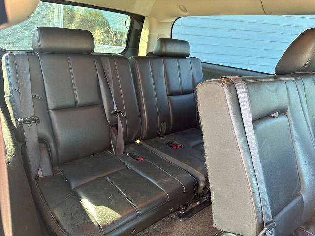 Used 2012 Chevrolet Suburban LT w/ Luxury Package AWD/4WD image 15