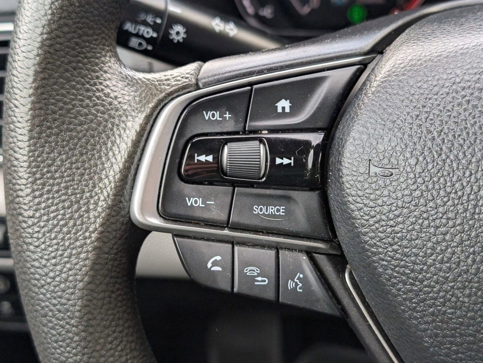 Used 2018 Honda Accord LX image 21