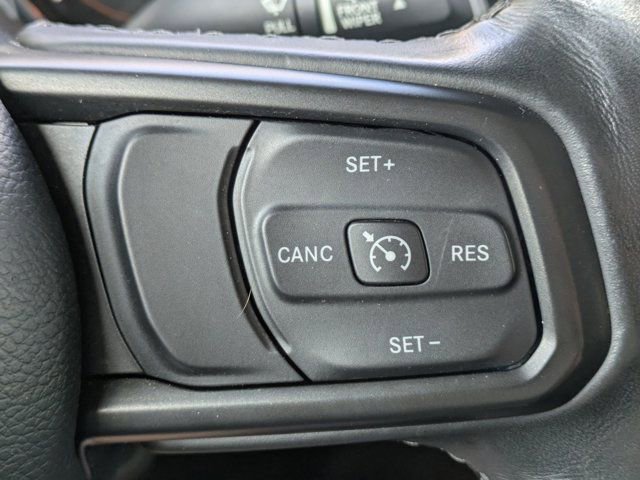Used 2021 Jeep Gladiator Willys AWD/4WD image 21