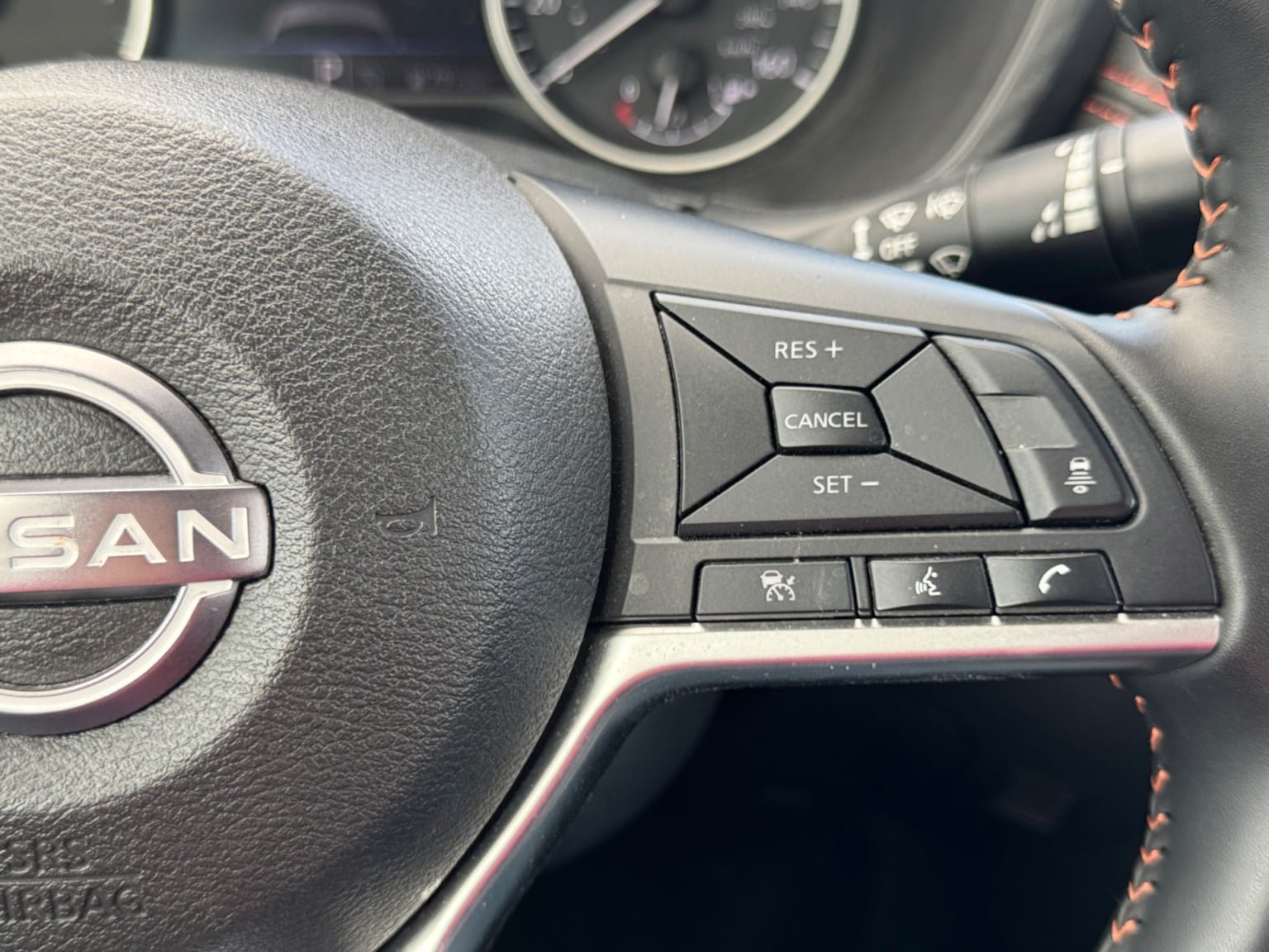 Used 2025 Nissan Sentra SR w/ Midnight Edition FWD image 23