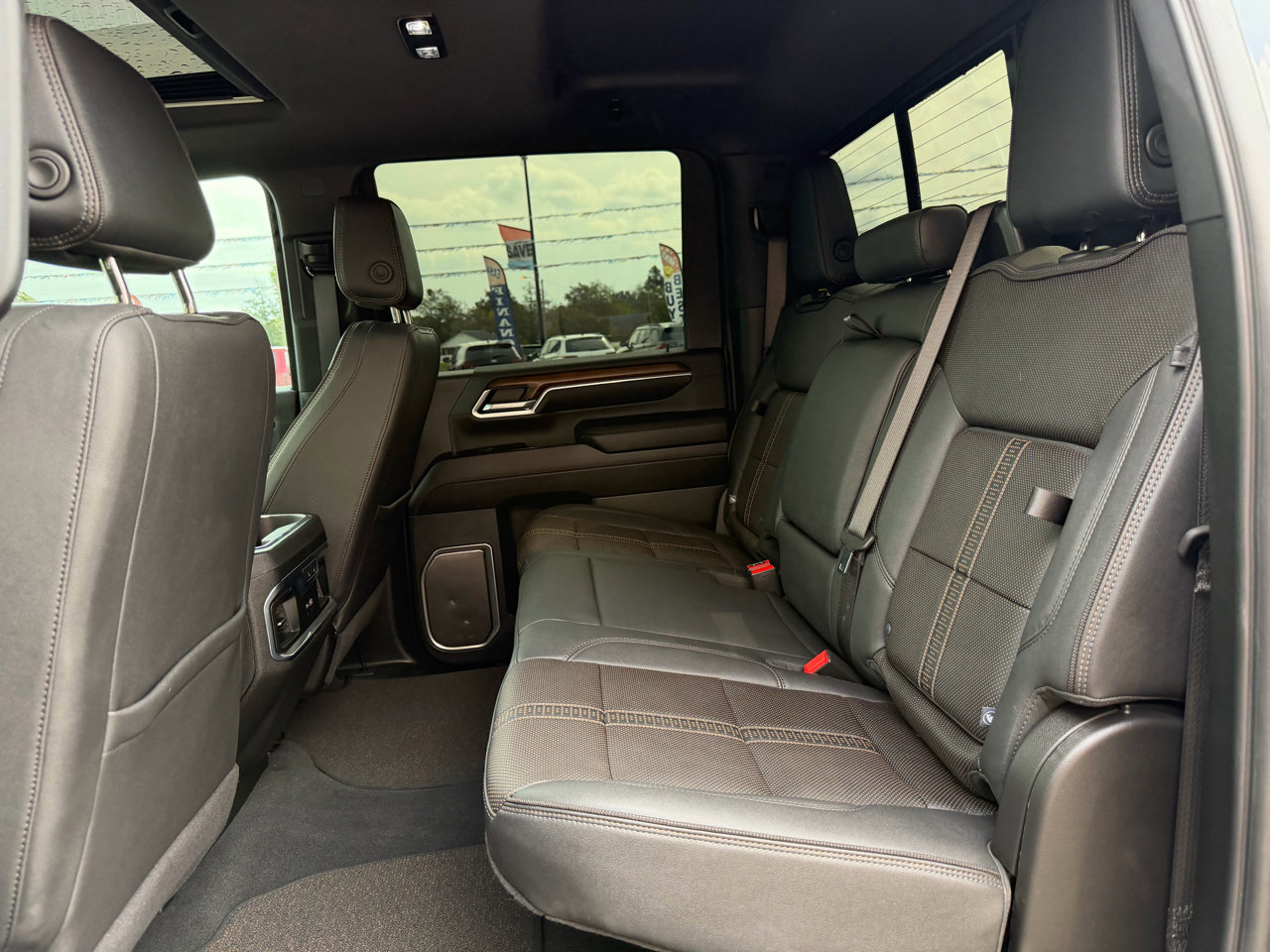 Used 2025 Chevrolet Silverado 2500 High Country w/ Technology Package image 17