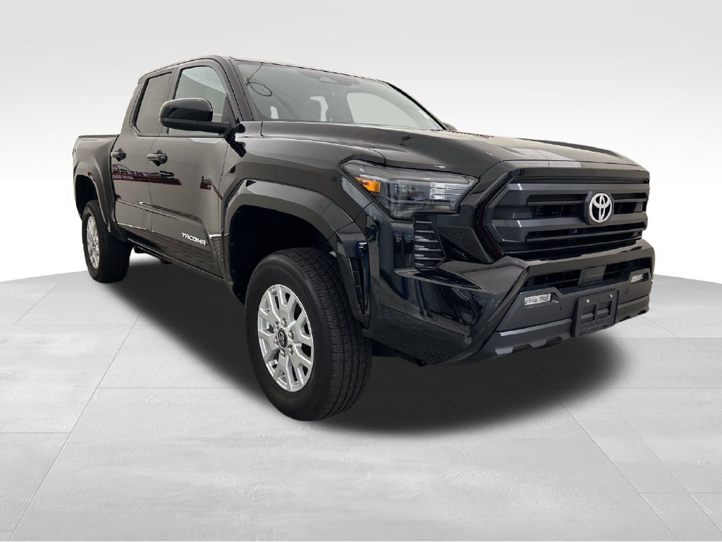 Used 2024 Toyota Tacoma SR5 AWD/4WD image 9