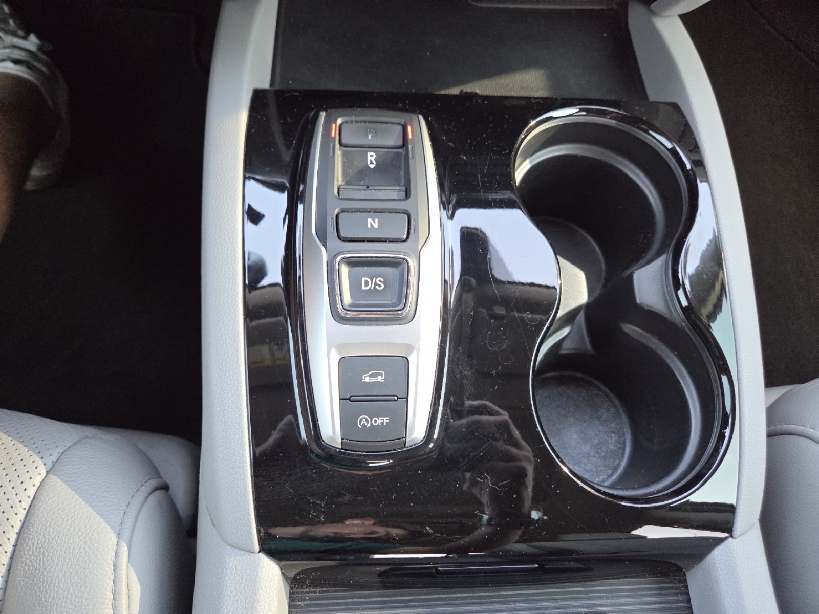 Used 2018 Honda Pilot Elite image 34