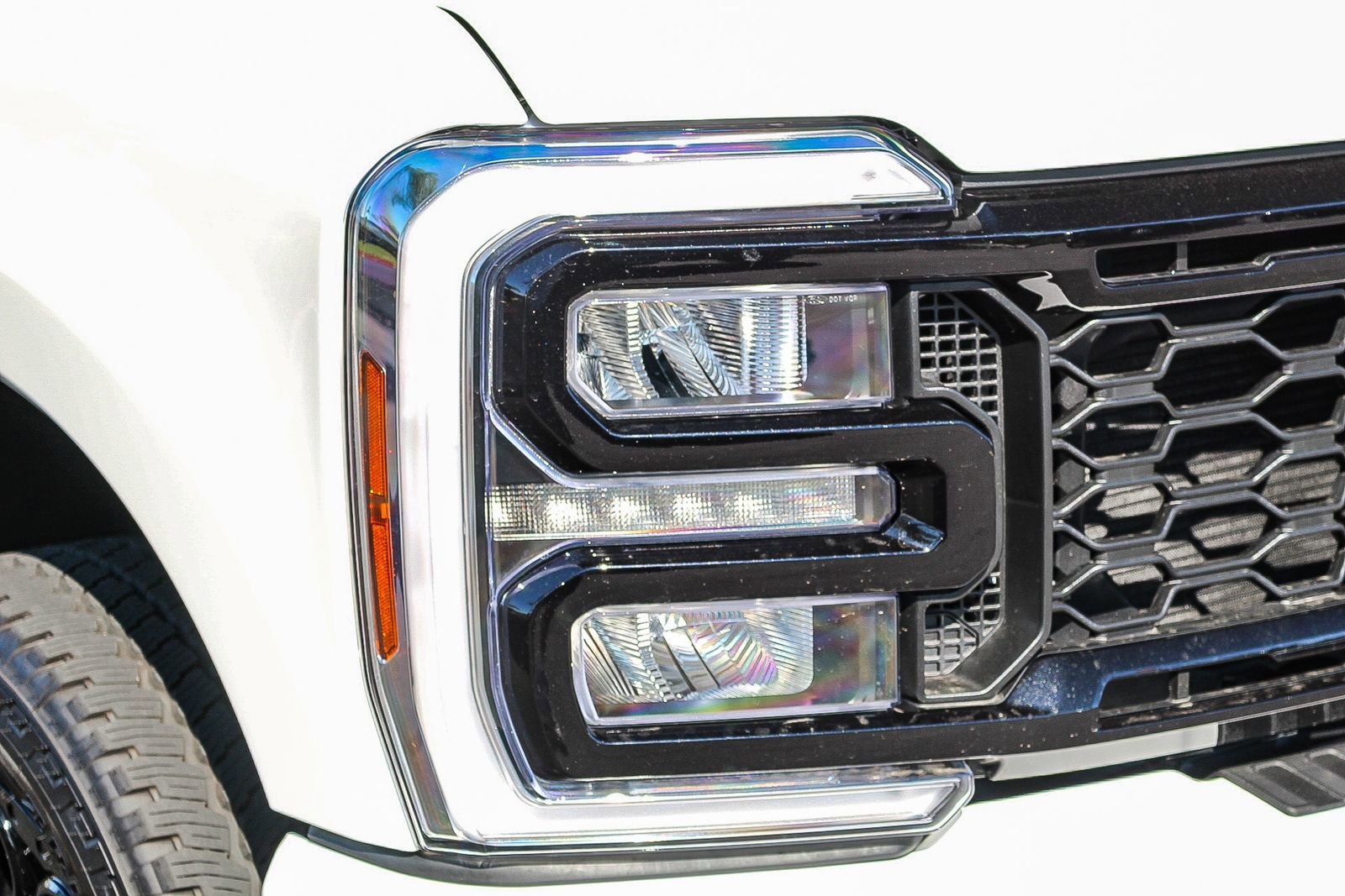 New 2025 Ford F250 Lariat w/ Lariat Ultimate Package AWD/4WD image 4