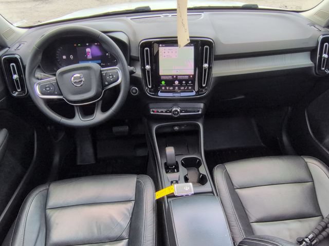 Used 2024 Volvo XC40 B5 Core AWD/4WD image 27