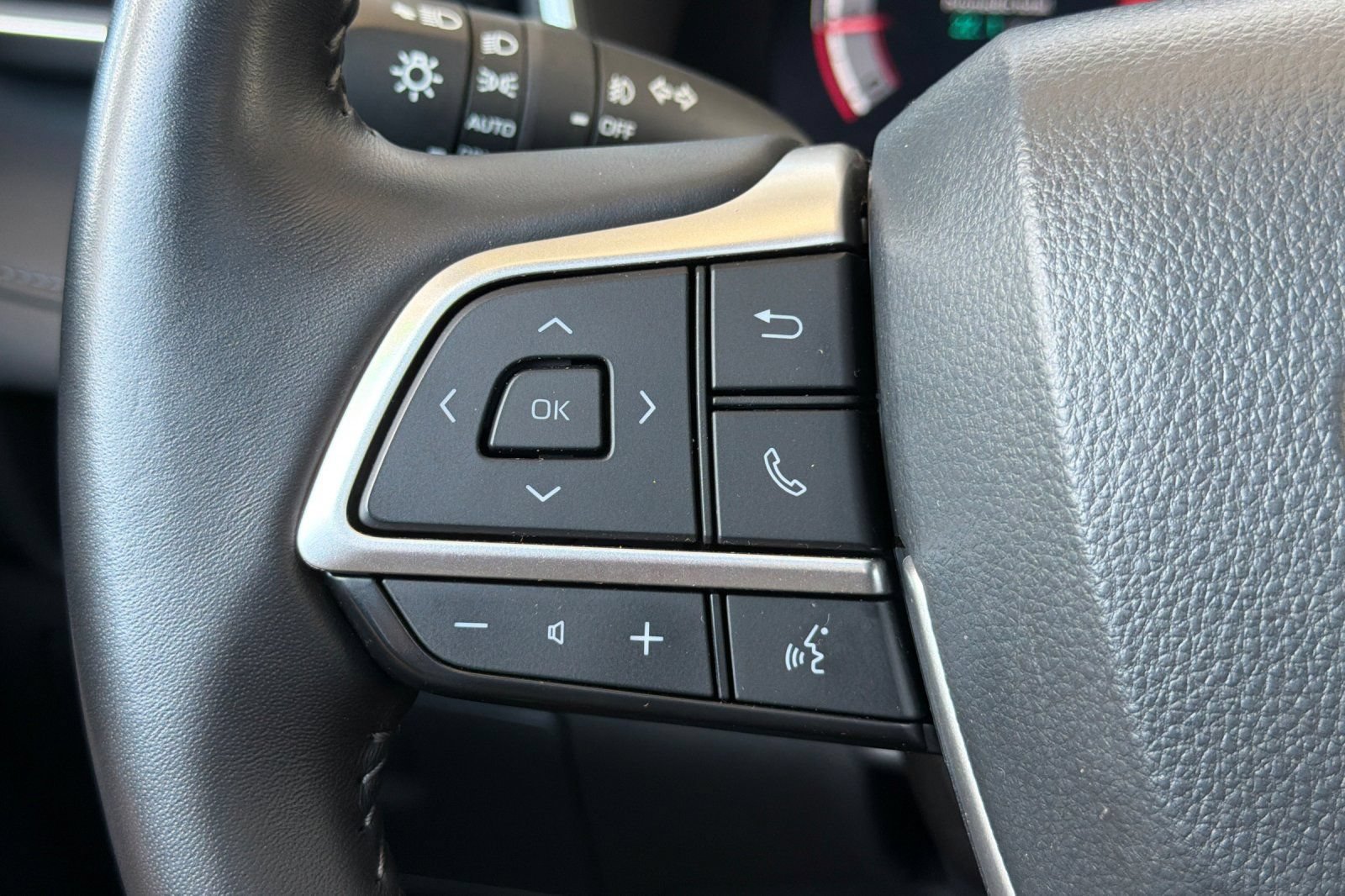 Used 2025 Toyota Highlander XSE AWD/4WD image 28