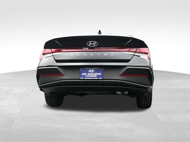 Used 2026 Hyundai Elantra Sport FWD image 35