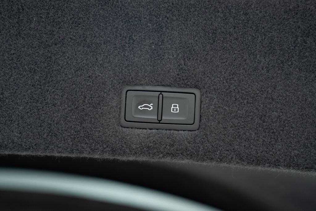Used 2024 Lamborghini Urus S AWD/4WD image 45