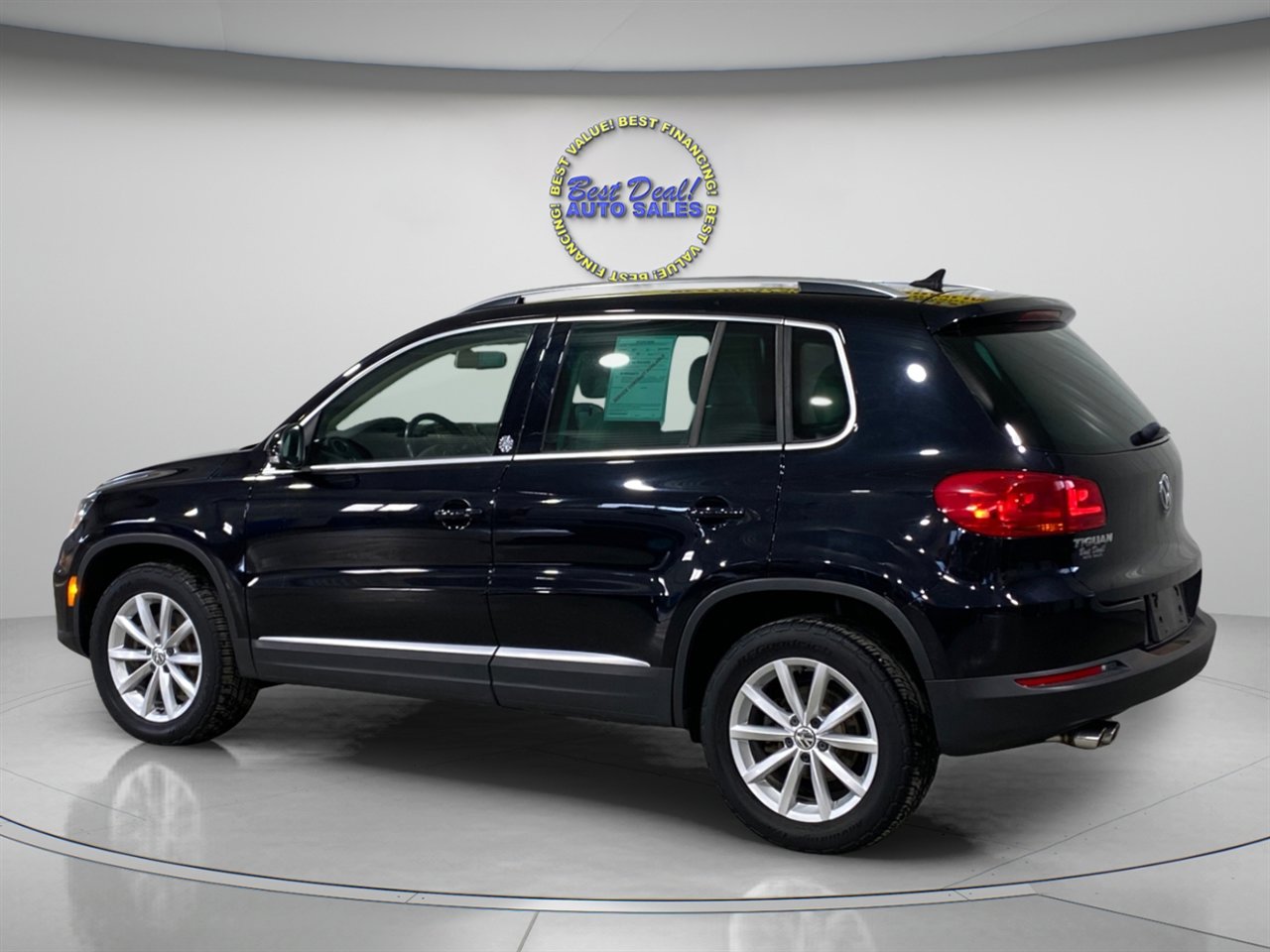 Used 2017 Volkswagen Tiguan Wolfsburg Edition image 4