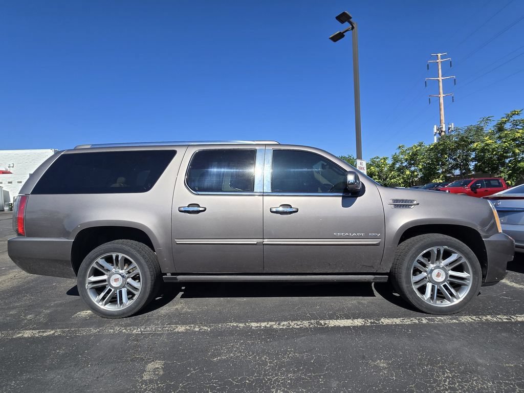 Used 2014 Cadillac Escalade ESV Premium AWD/4WD image 4