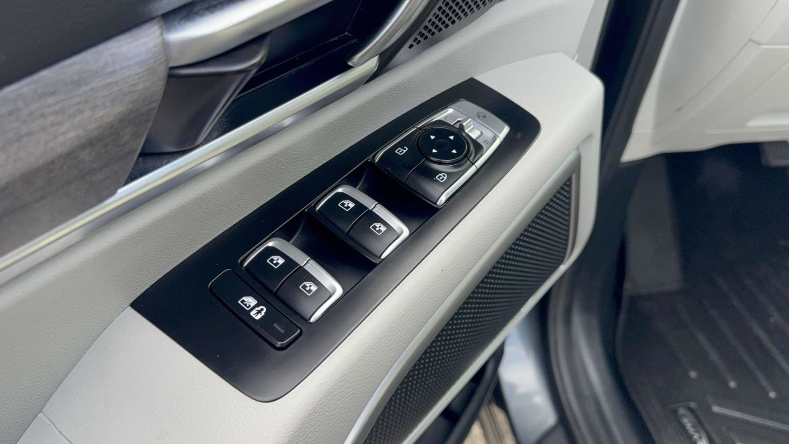 Used 2021 Kia Telluride EX image 17