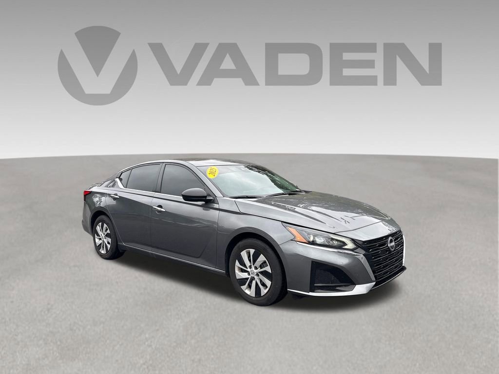 Certified 2025 Nissan Altima 2.5 S FWD image 1