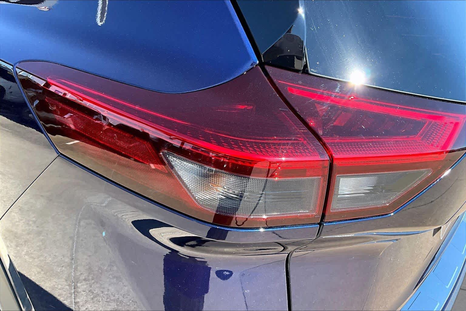 Certified 2025 Nissan Rogue SL AWD/4WD image 26