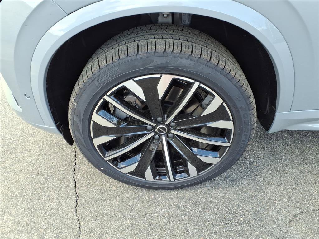 New 2026 Volvo XC90 T8 Ultra w/ Protection Package Premier image 11