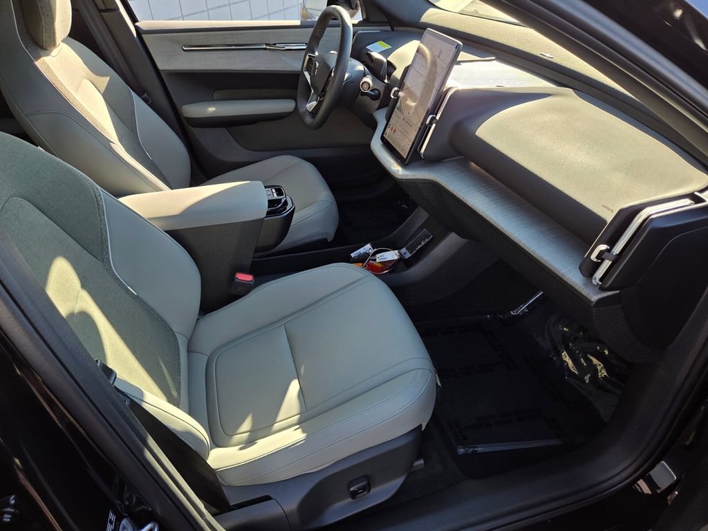 New 2025 Volvo EX30 Plus w/ Protection Package Premier AWD/4WD image 22