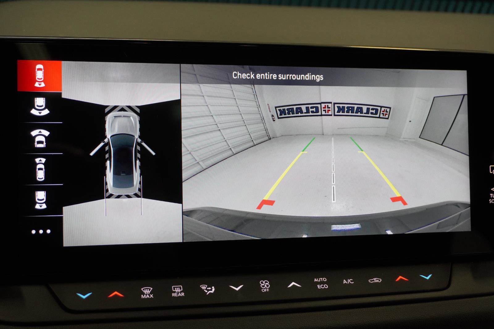 Used 2024 Dodge Charger R/T w/ Plus Group image 30