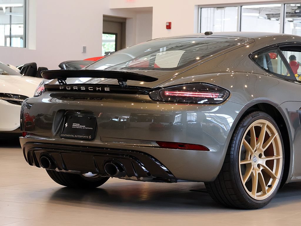 Used 2025 Porsche 718 Cayman GTS RWD image 17