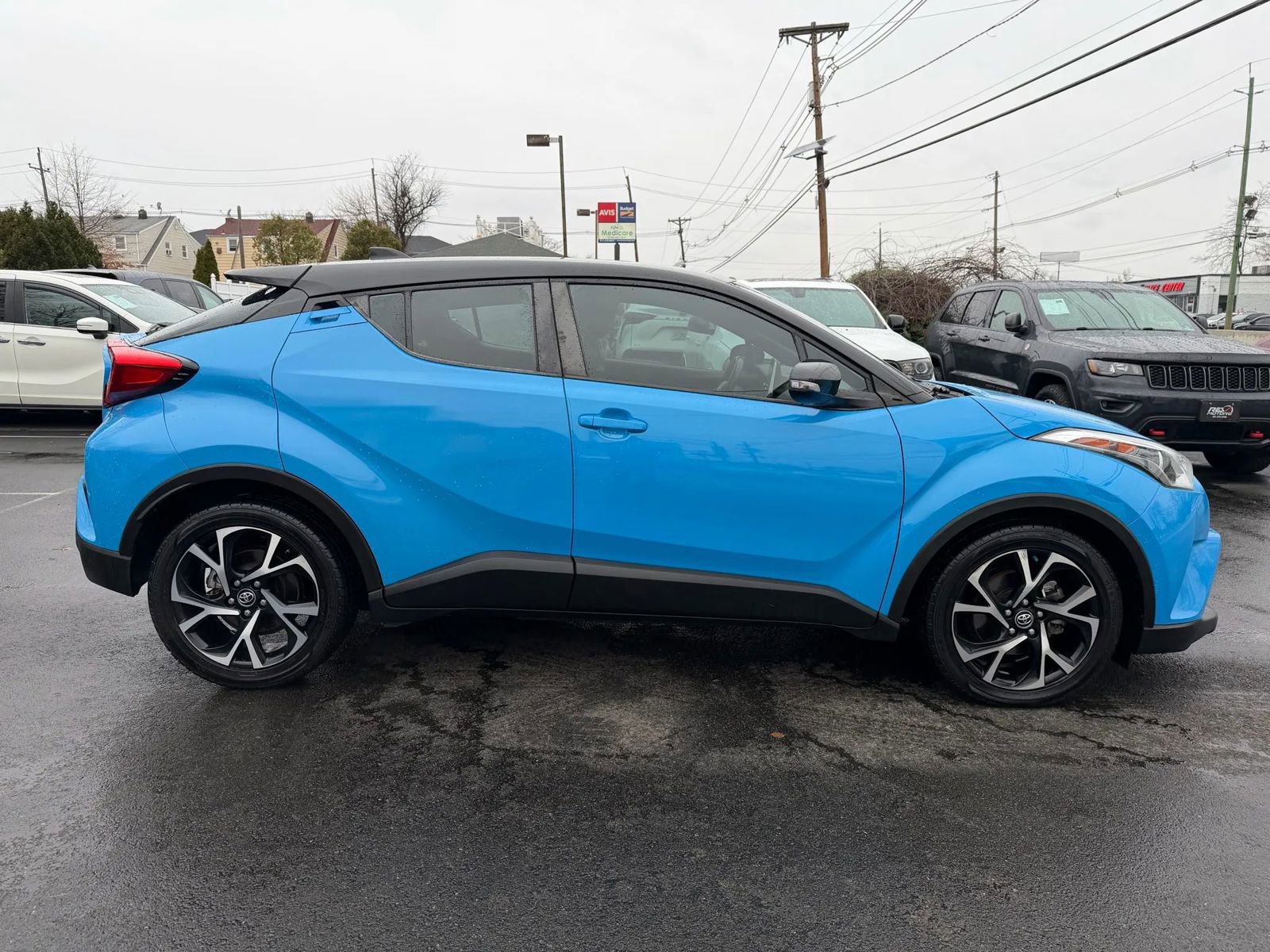 Used 2019 Toyota C-HR XLE image 9