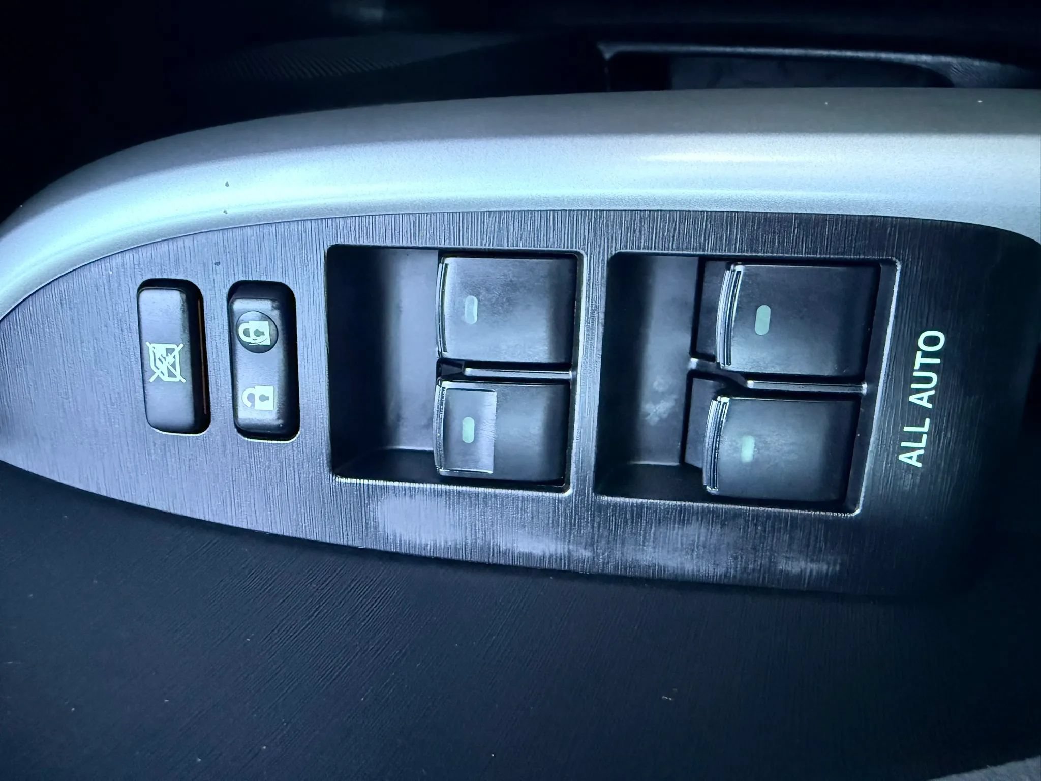 Used 2014 Toyota Prius Three w/ Solar Roof Package FWD image 21