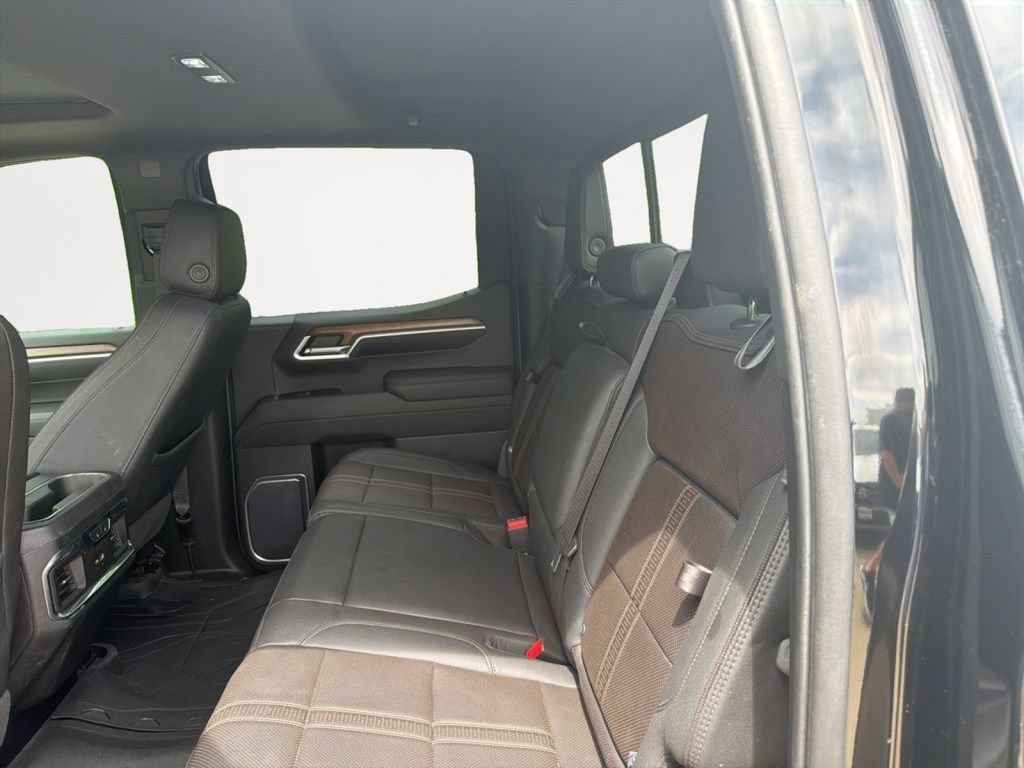 Used 2022 Chevrolet Silverado 1500 High Country w/ High Country Premium Package AWD/4WD image 22