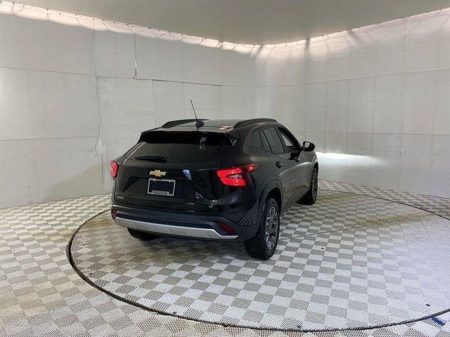 Used 2024 Chevrolet Trax LT w/ Driver Confidence Package FWD image 20