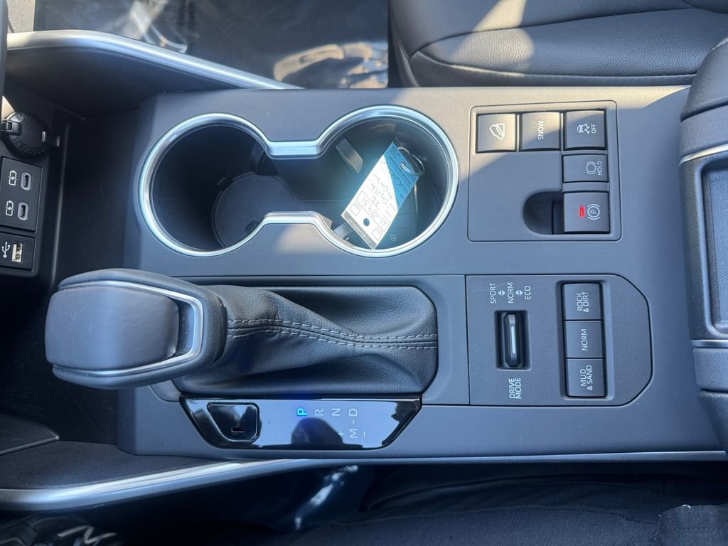 Used 2026 Toyota Highlander XLE image 29