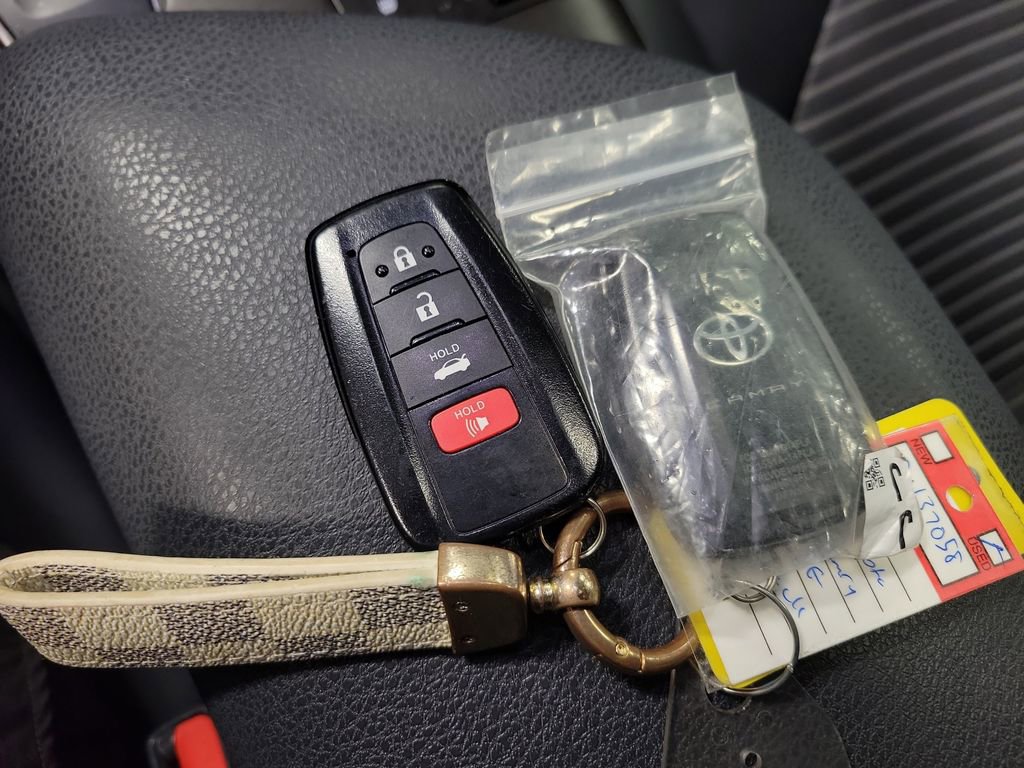 Used 2023 Toyota Camry SE w/ Cold Weather Package FWD image 16