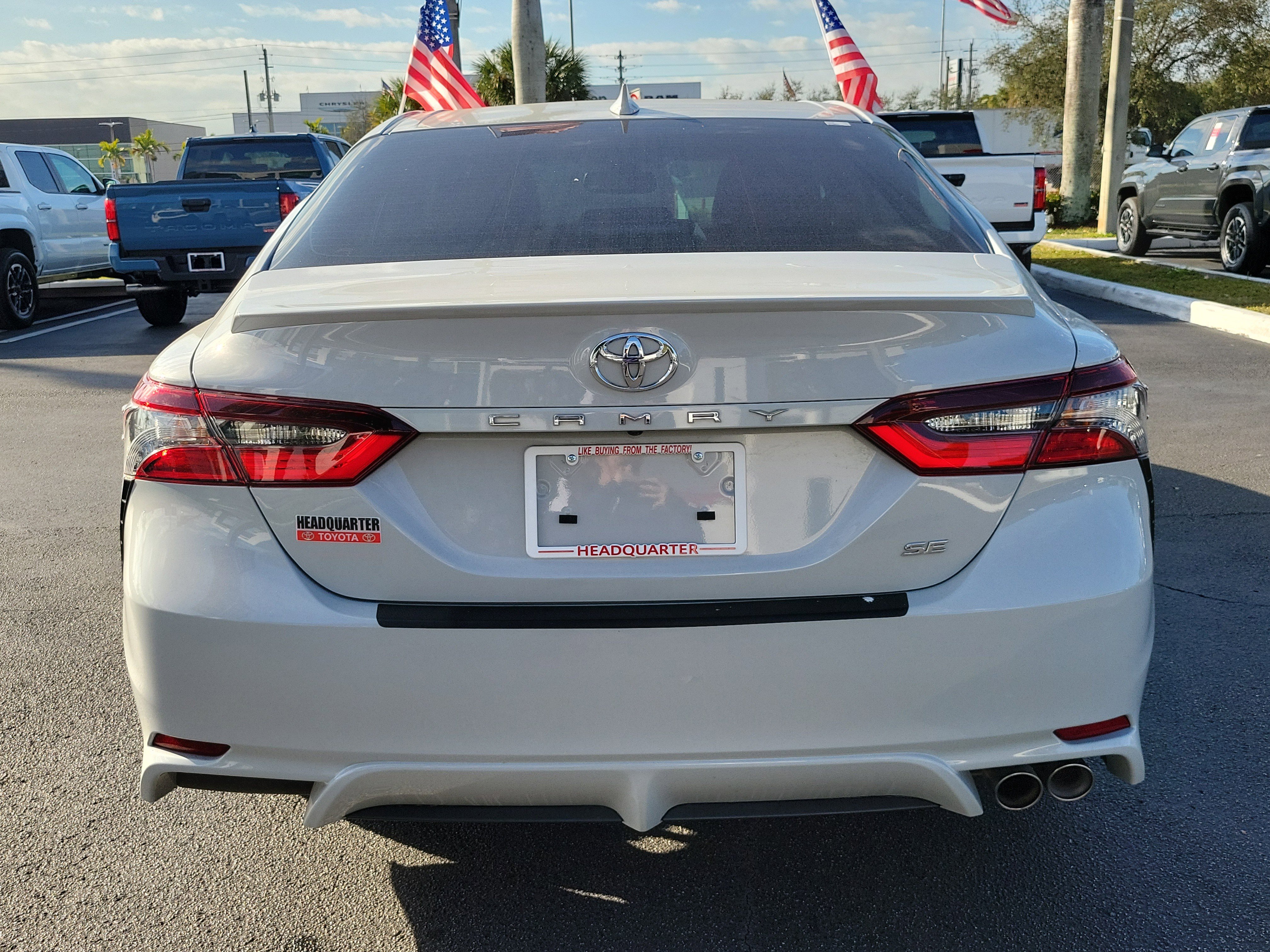 Used 2024 Toyota Camry SE w/ Cold Weather Package FWD image 10