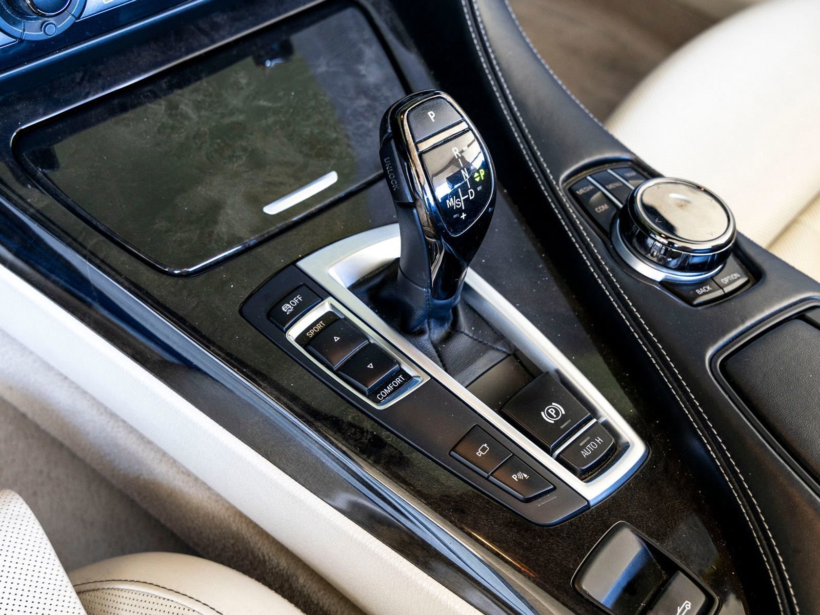 Used 2017 BMW 650i Convertible image 18