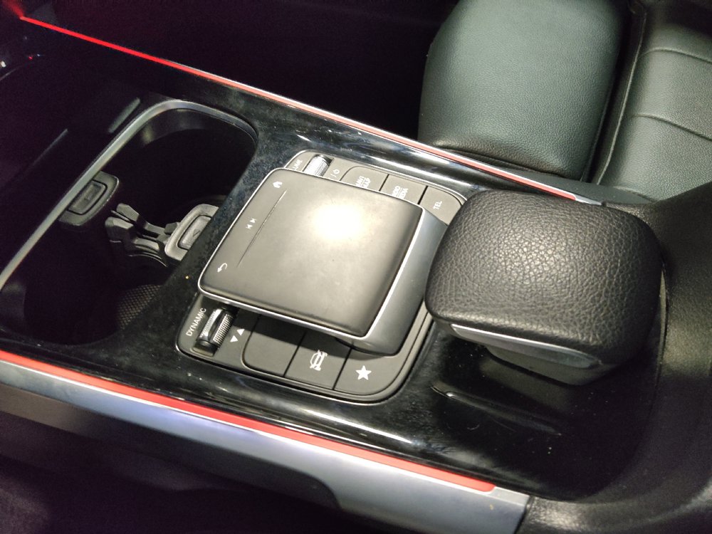 Used 2021 Mercedes-Benz GLB 250 4MATIC w/ Premium Package image 26