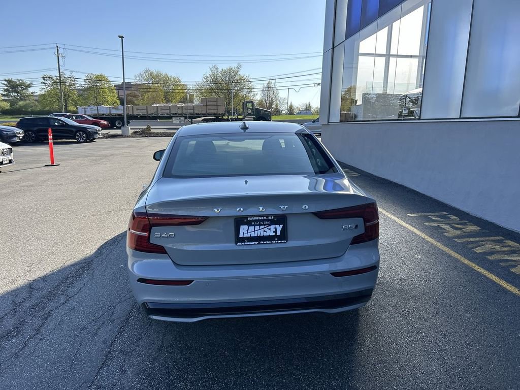 Certified 2025 Volvo S60 B5 Ultra AWD/4WD image 7