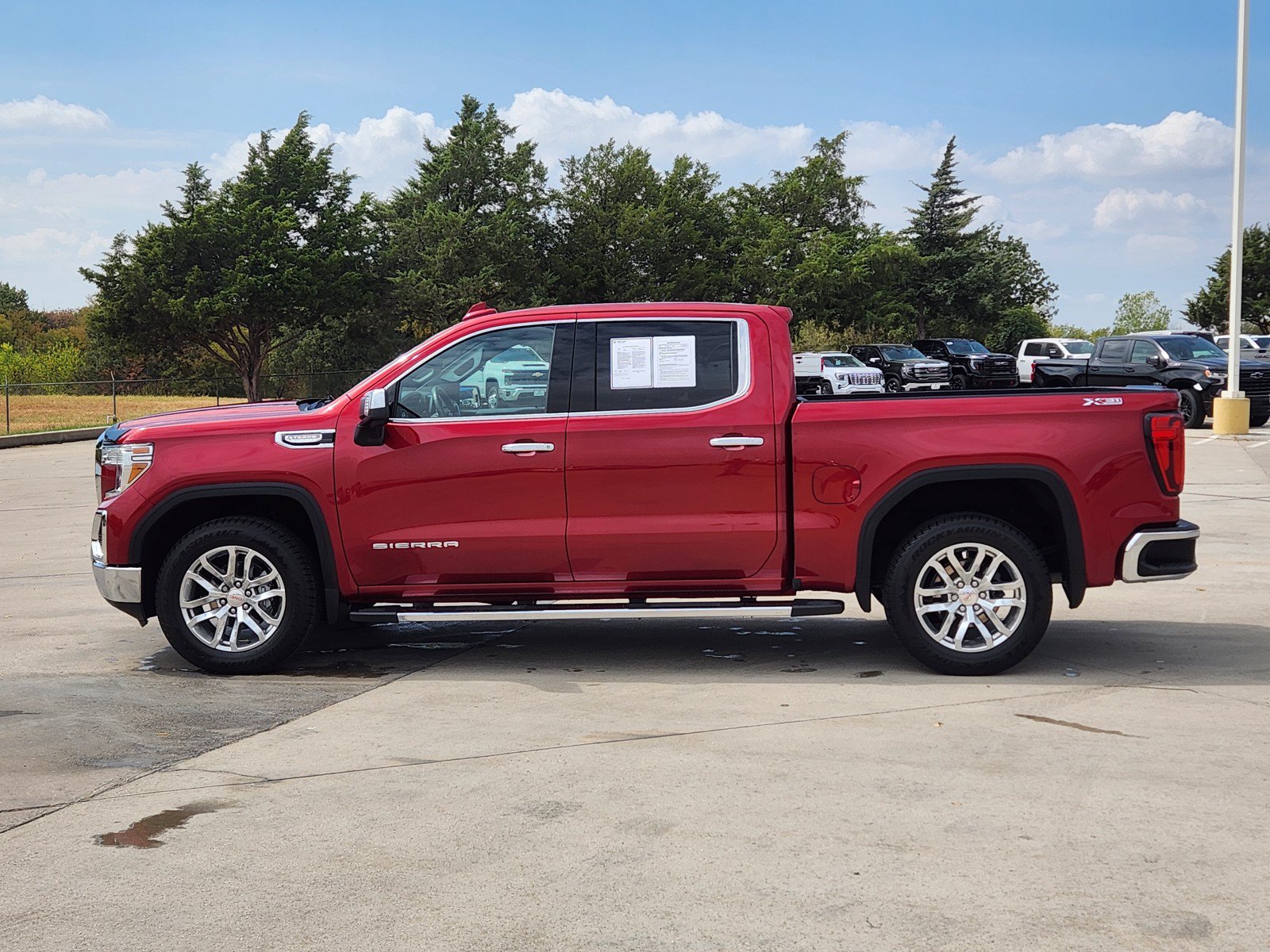 Used 2021 GMC Sierra 1500 SLT AWD/4WD image 3
