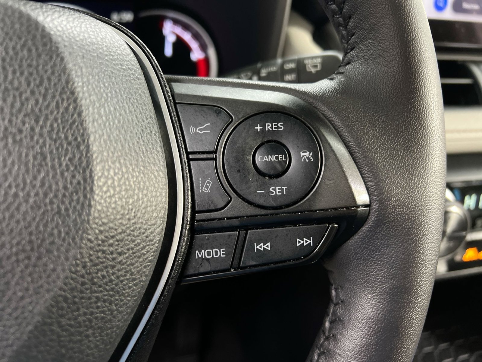 Used 2024 Toyota RAV4 XLE image 37