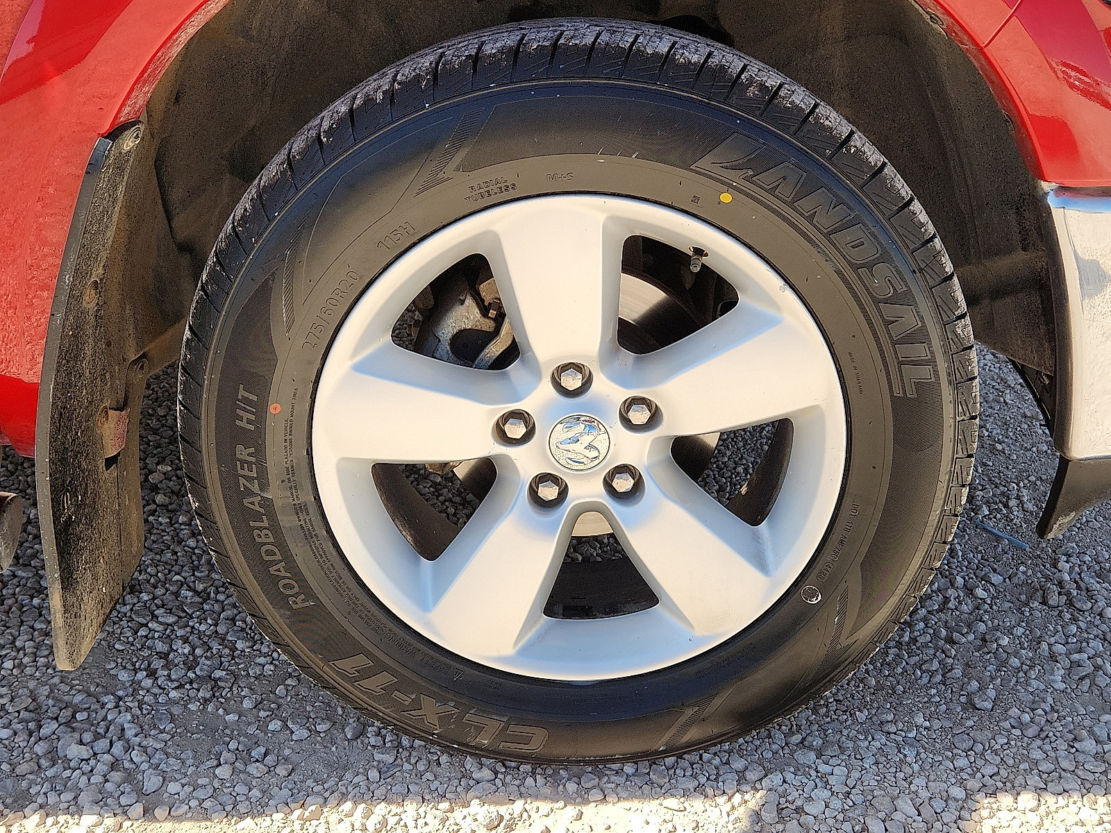 Used 2018 RAM 1500 SLT AWD/4WD image 7