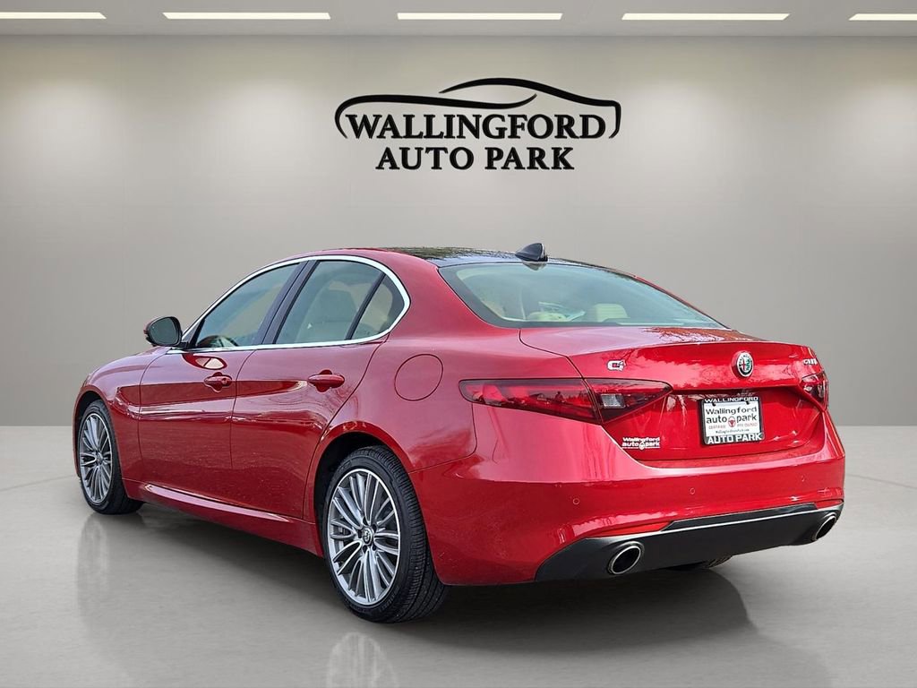 Used 2018 Alfa Romeo Giulia Ti w/ Quick Order Package 22X Lusso image 6