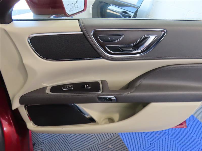 Used 2018 Lincoln Continental Select w/ Continental Climate Package AWD/4WD image 37