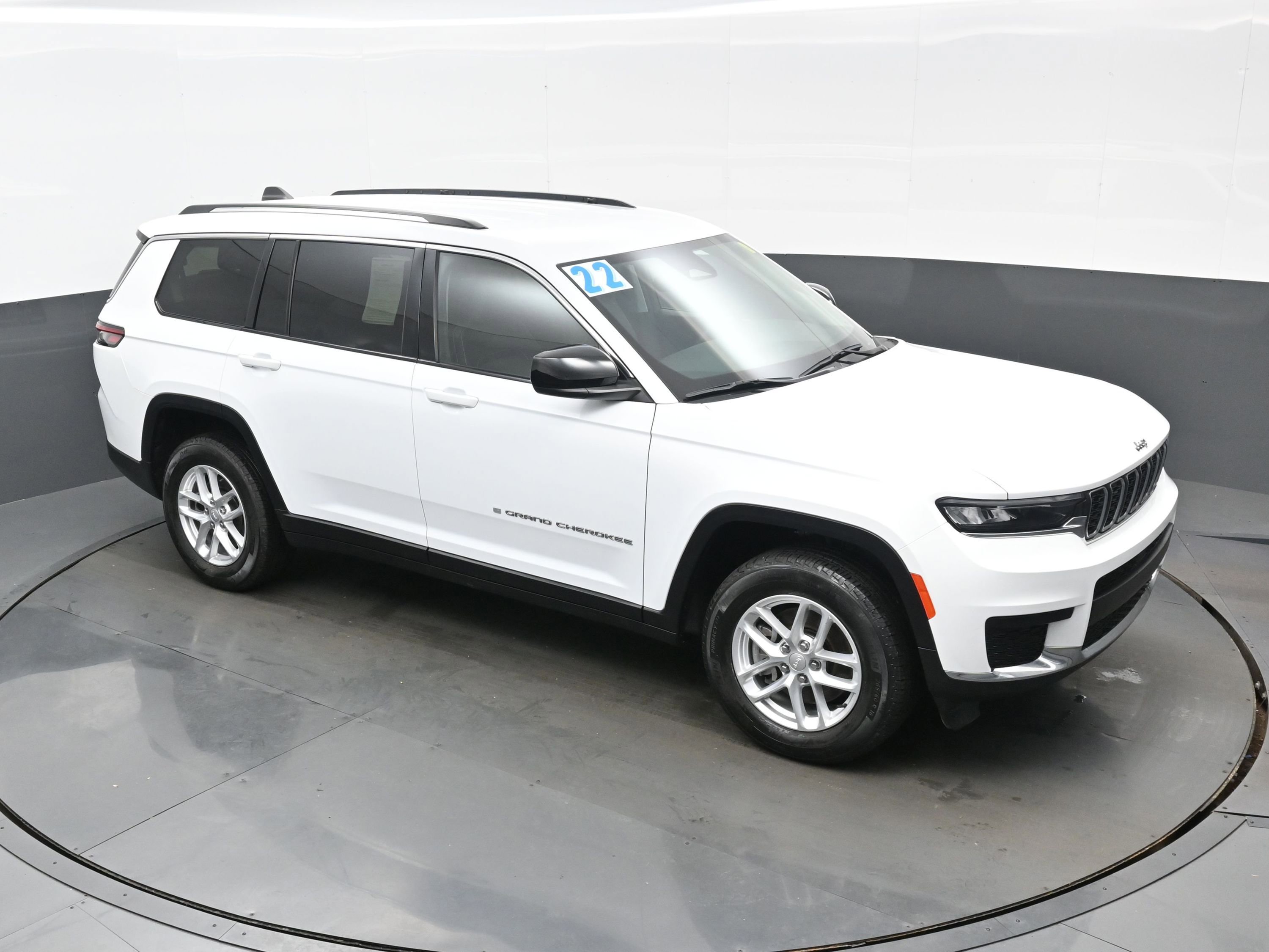 Used 2022 Jeep Grand Cherokee L Laredo w/ Luxury Tech Group I image 40