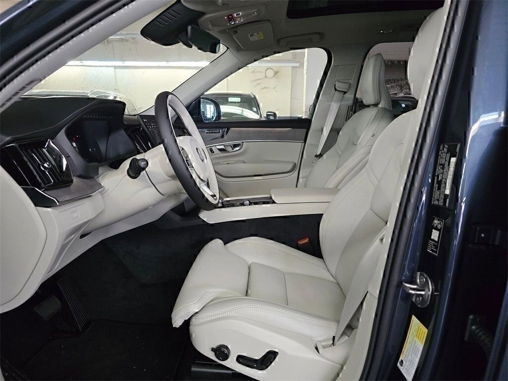 New 2026 Volvo XC90 B6 Ultra w/ Protection Package image 10