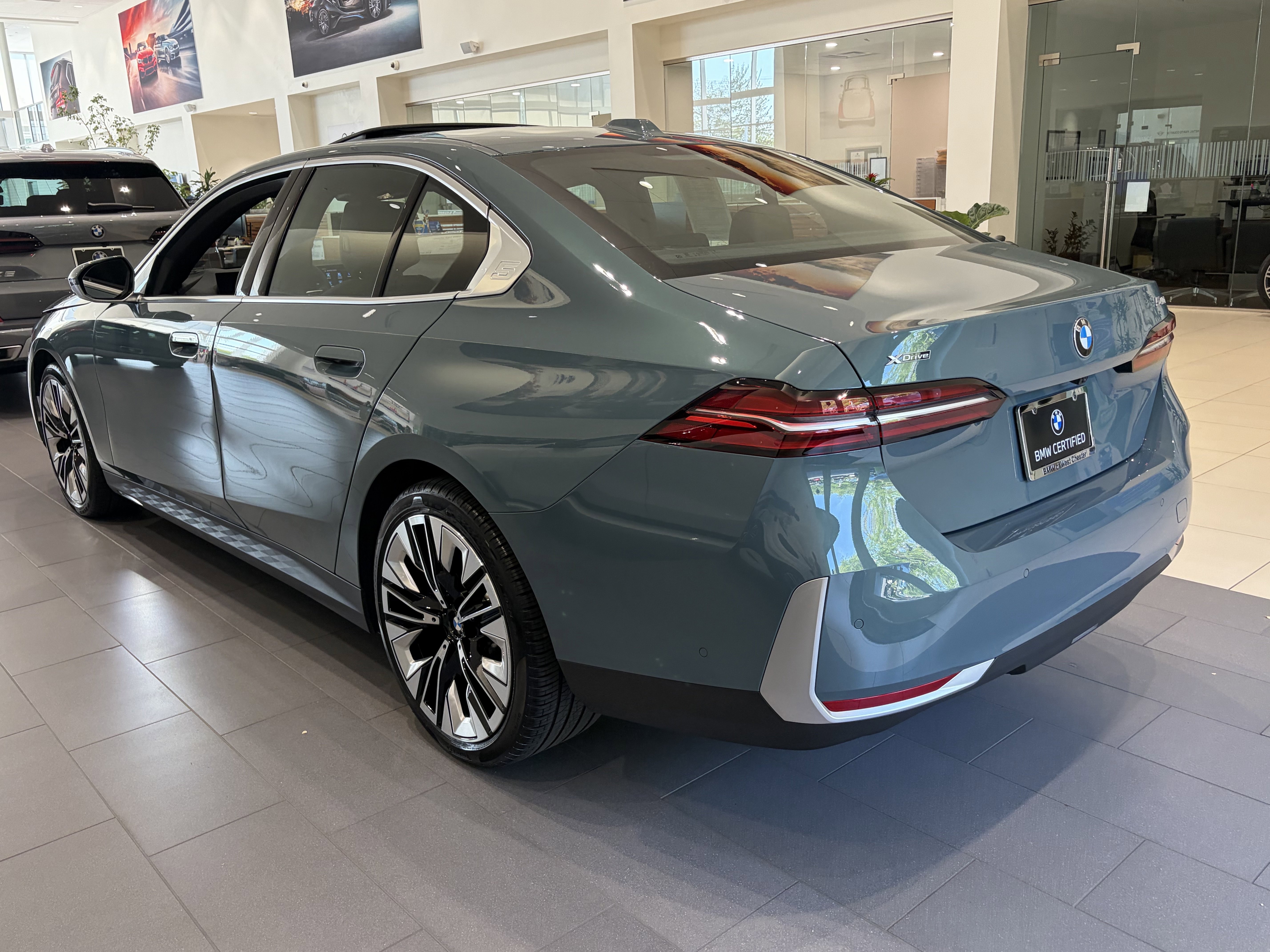 Certified 2025 BMW 540i xDrive AWD/4WD image 5