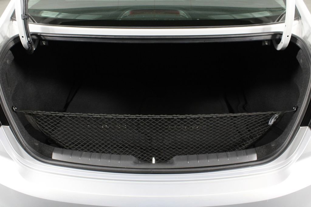 Used 2019 Hyundai Elantra SE image 16